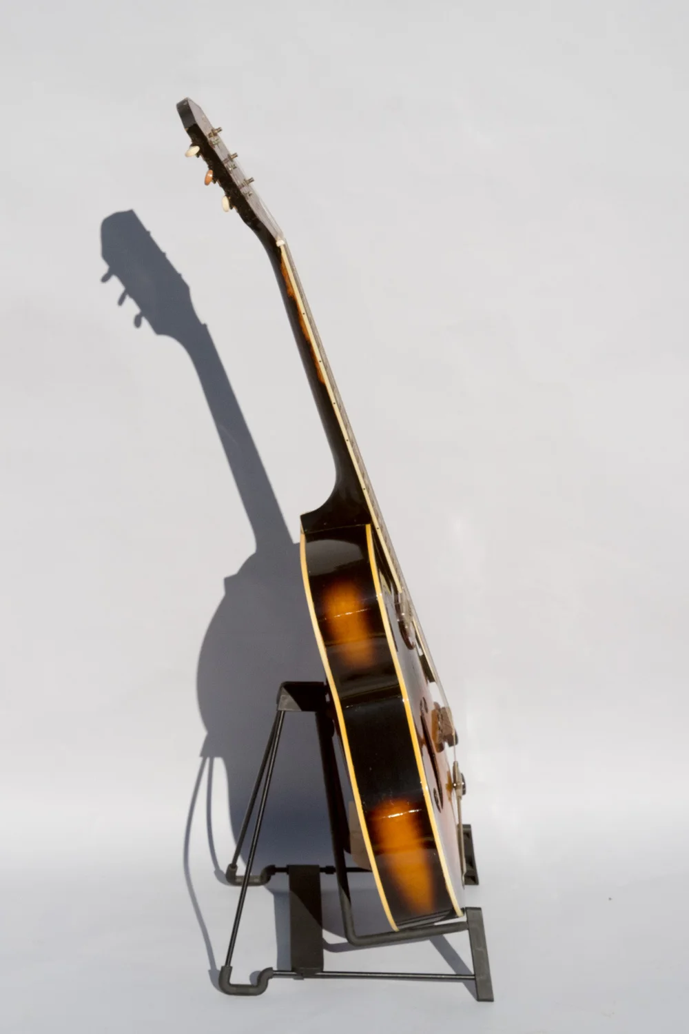 Harmony H-50 1948 with original case — Honeybee Guitars